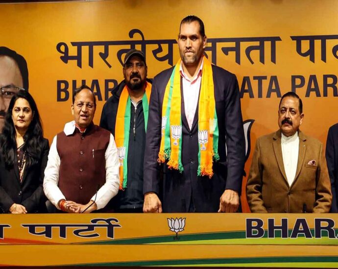 'An inspiration to youth': Former WWE star The Great Khali joins BJP