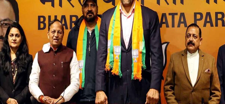 'An inspiration to youth': Former WWE star The Great Khali joins BJP