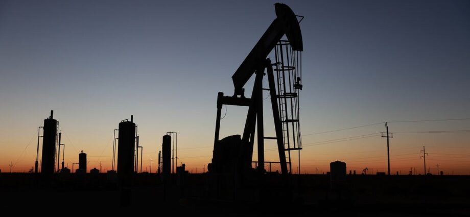 US oil briefly sinks below $100 after Russia says it will 'drastically reduce' assault on Kyiv